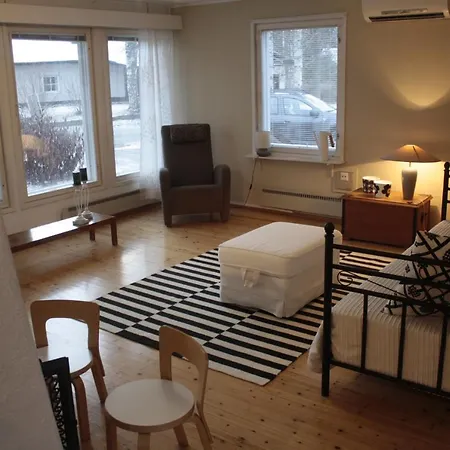 Authentic Wooden House By The River With An Igloo Rovaniemi