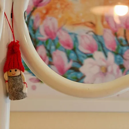 Authentic Wooden House By The River With An Igloo Apartamento *