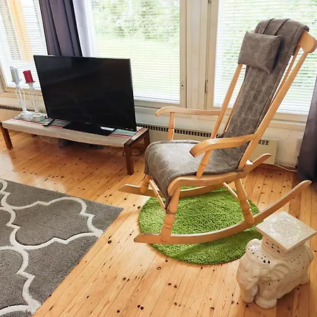 Authentic Wooden House By The River With An Igloo דירה *