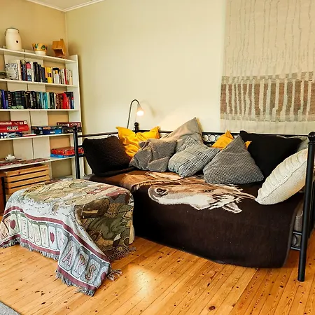 Authentic Wooden House By The River With An Igloo Apartamento *