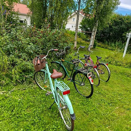 Authentic Wooden House By The River With An Igloo Apartamento *