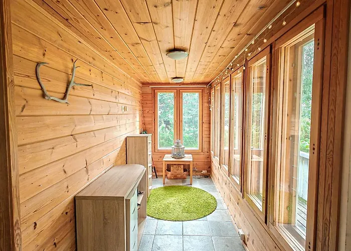 Authentic Wooden House By The River With An Igloo * רובניימי